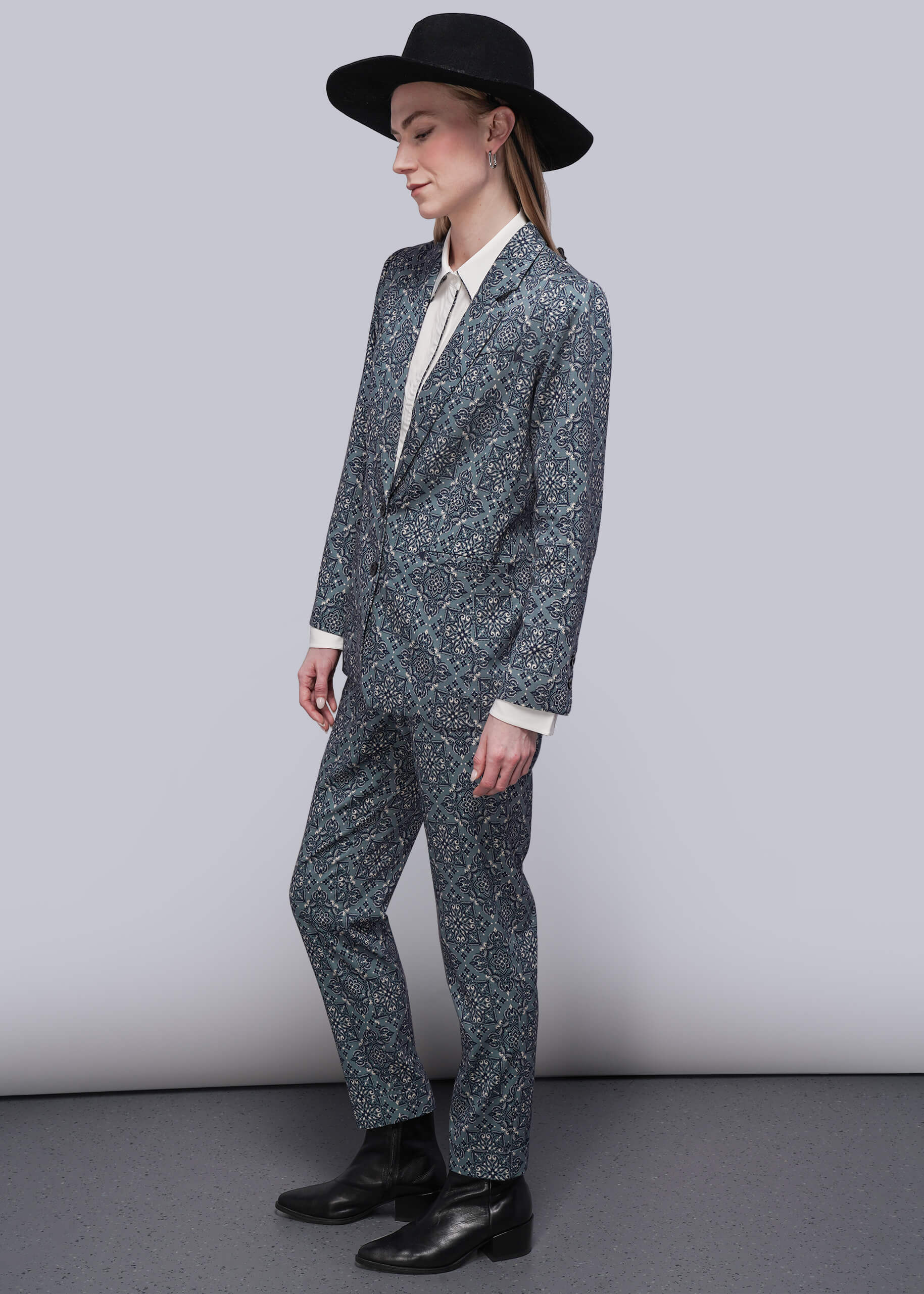 Juliette Lewis x Wildfang Notch Lapel Blazer - Image 6