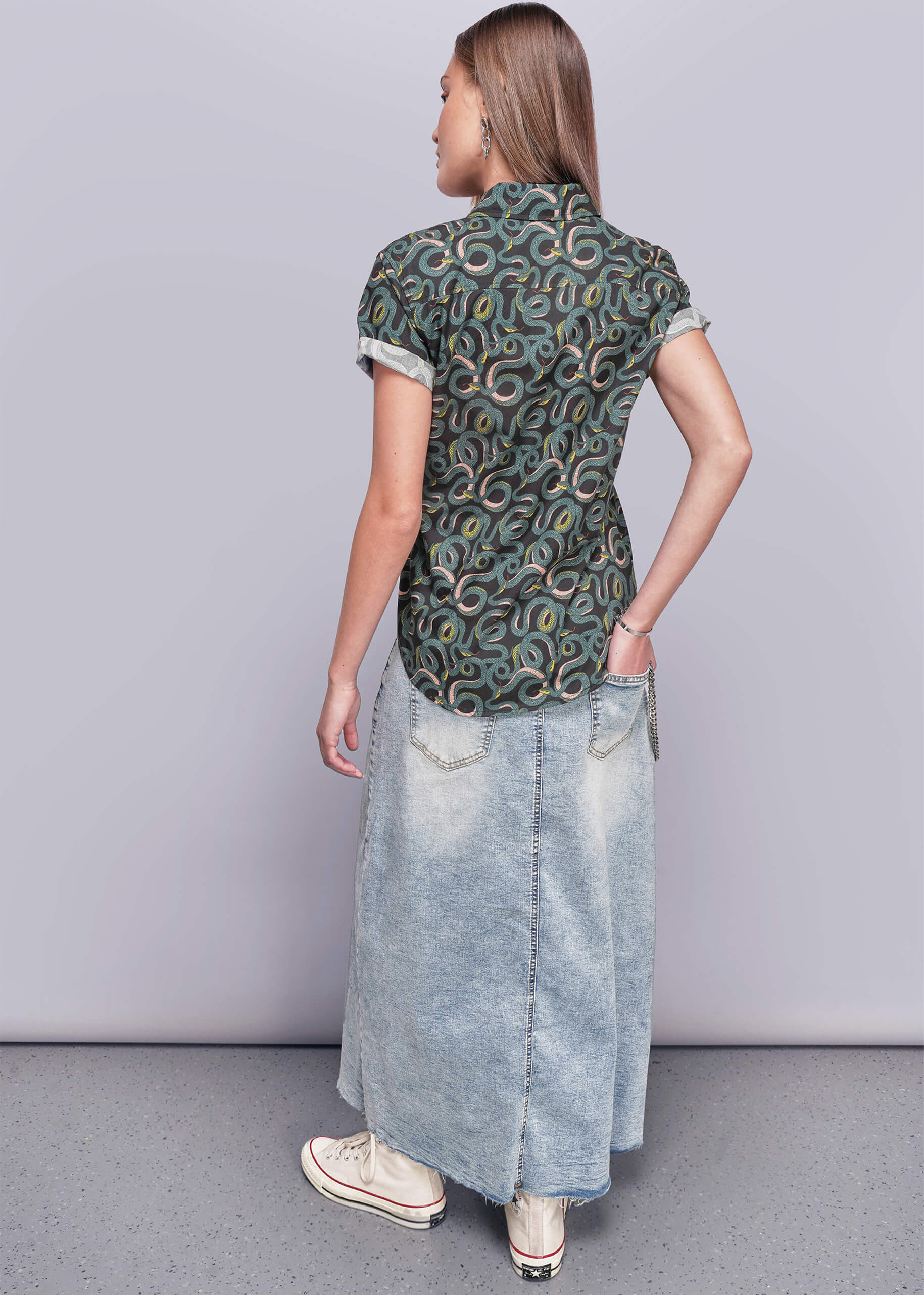 The Essential Button Up - Image 5