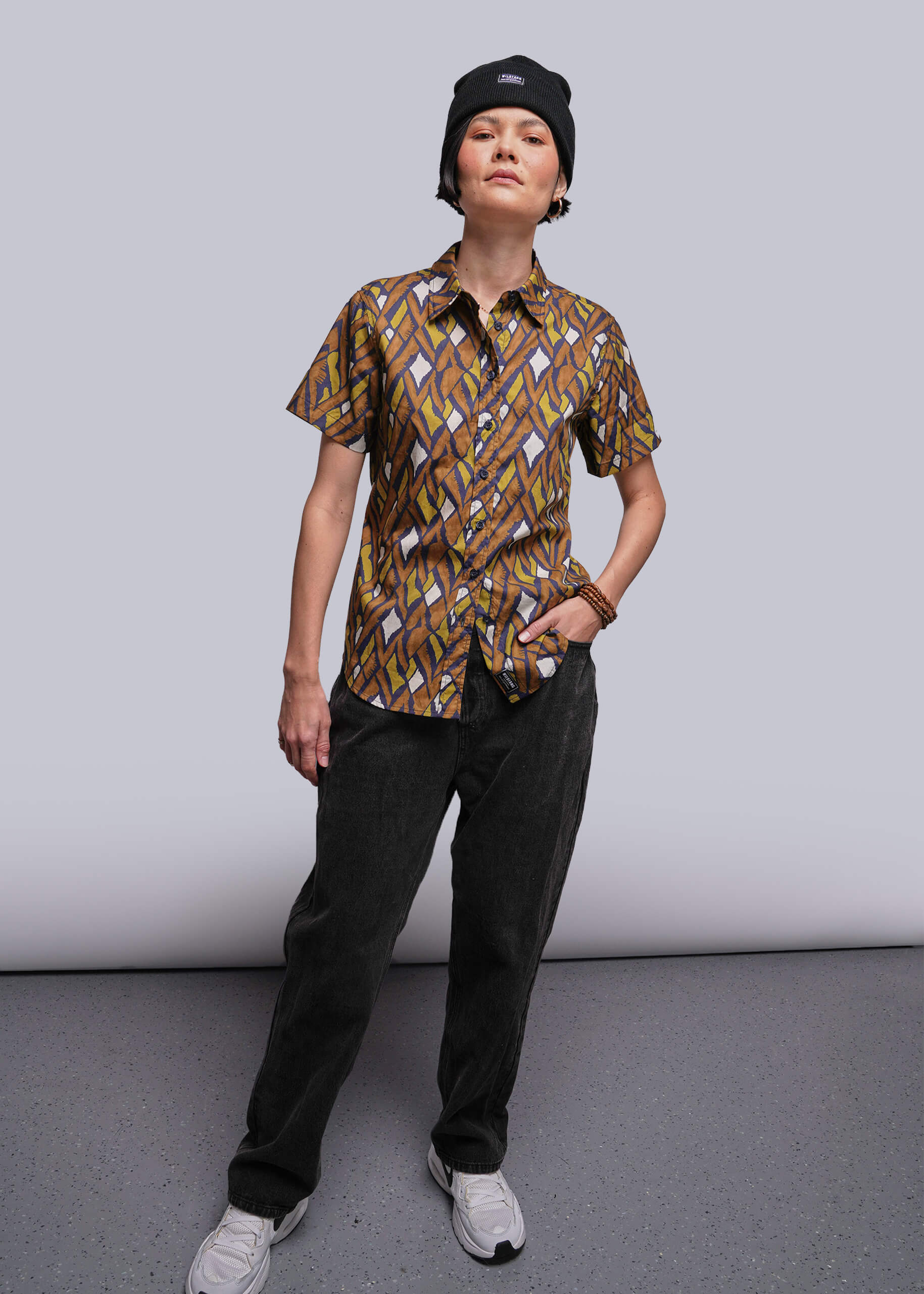 The Essential Button Up - Image 3