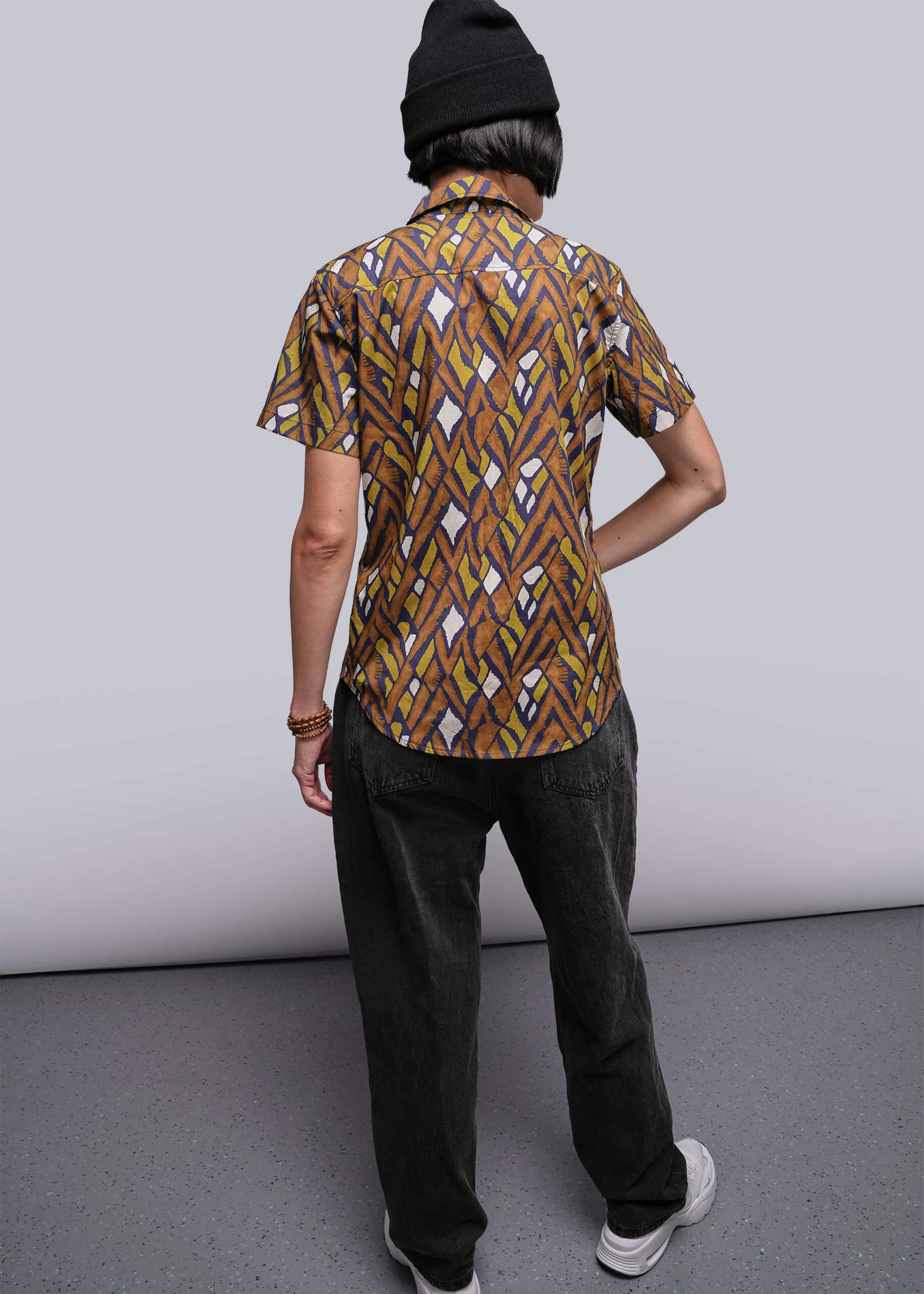 The Essential Button Up - Image 5