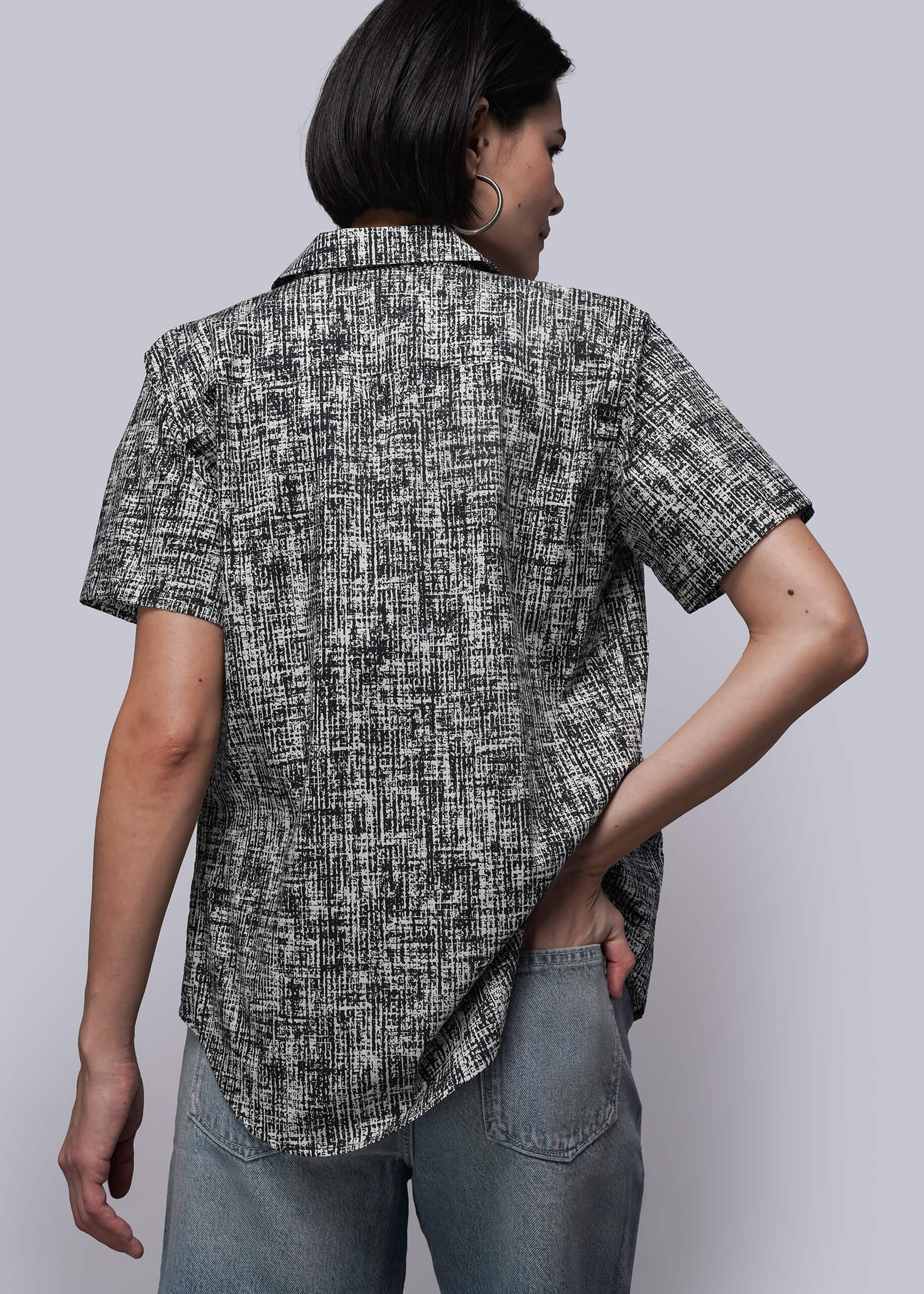 The Essential Button Up - Image 9