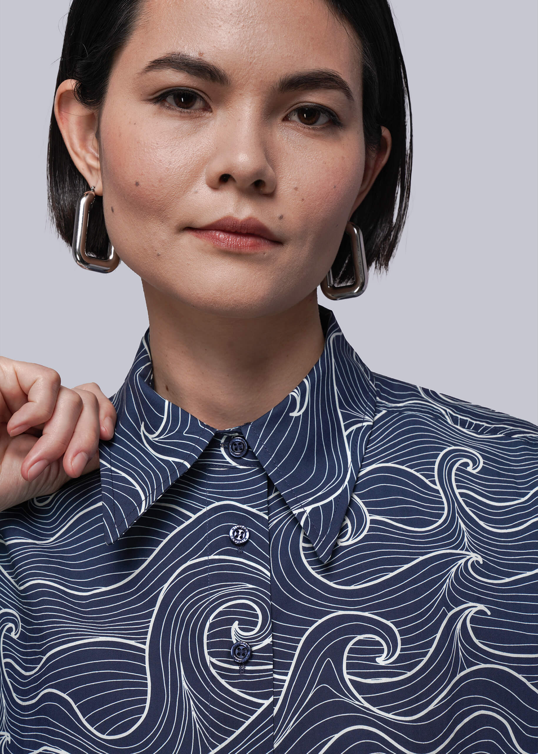 The Essential Cropped Button Up - Image 2