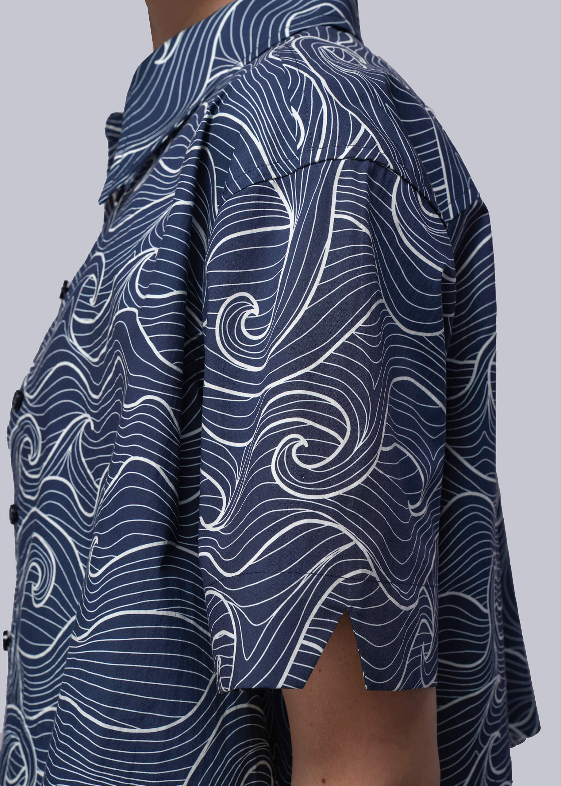 The Essential Cropped Button Up - Image 5