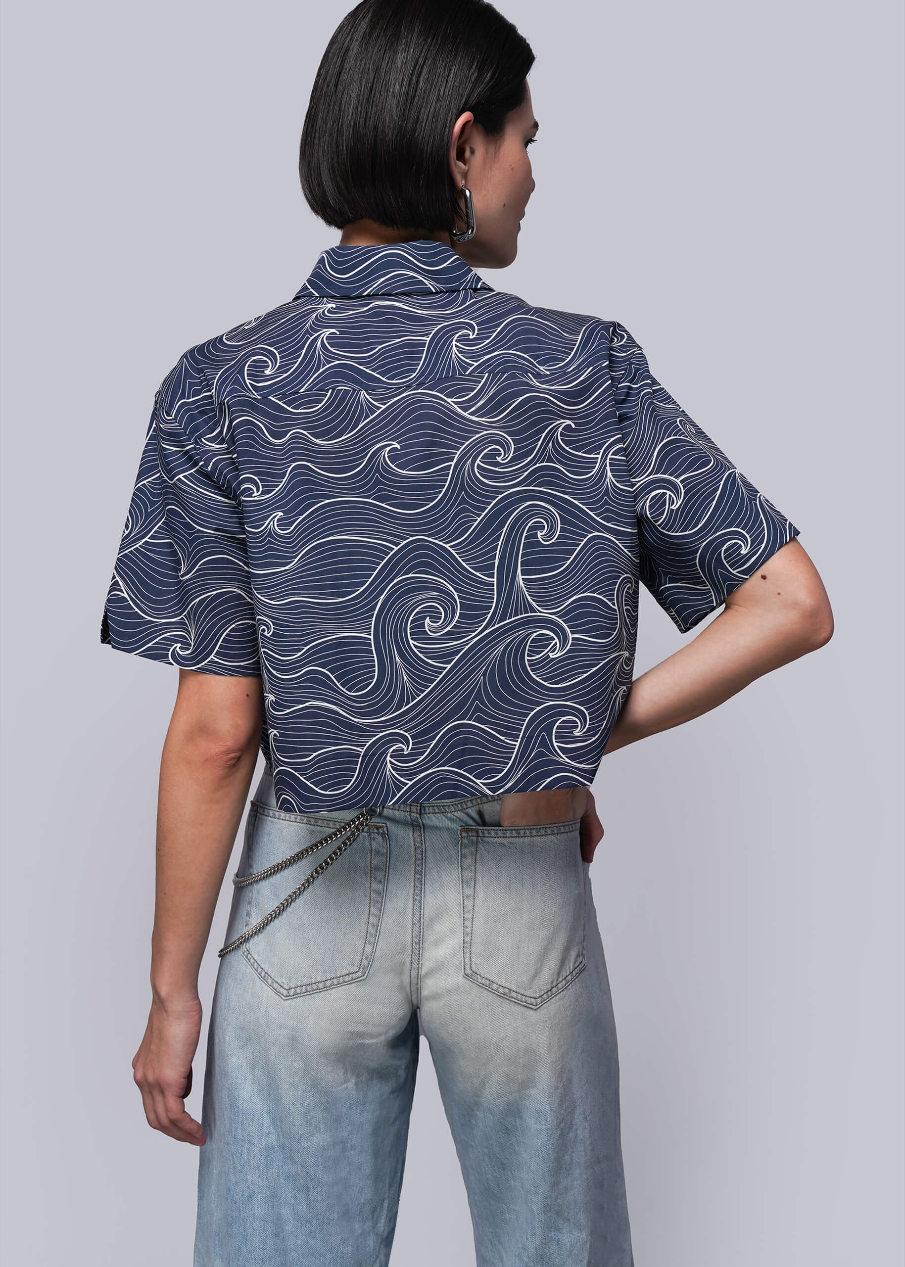 The Essential Cropped Button Up - Image 6
