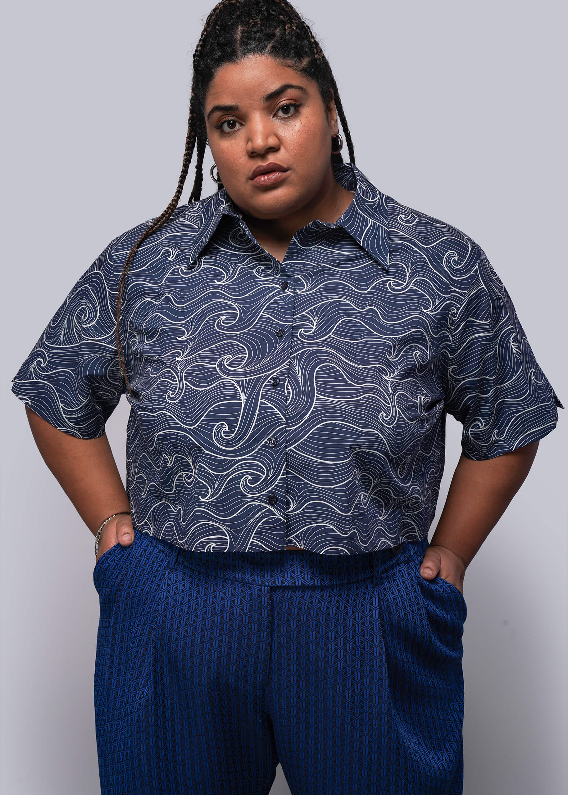 The Essential Cropped Button Up - Image 7