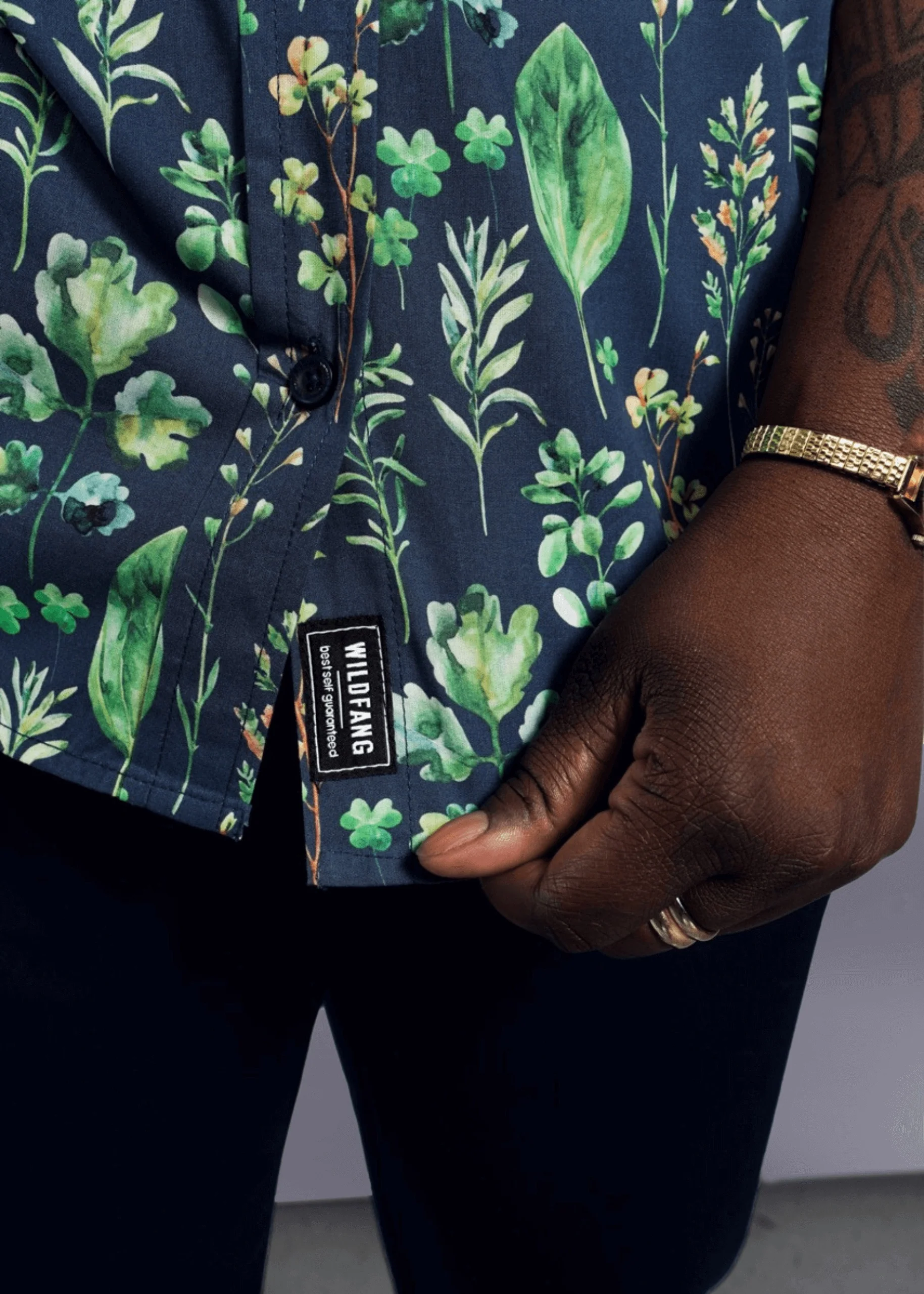 The Essential Button Up - Image 9