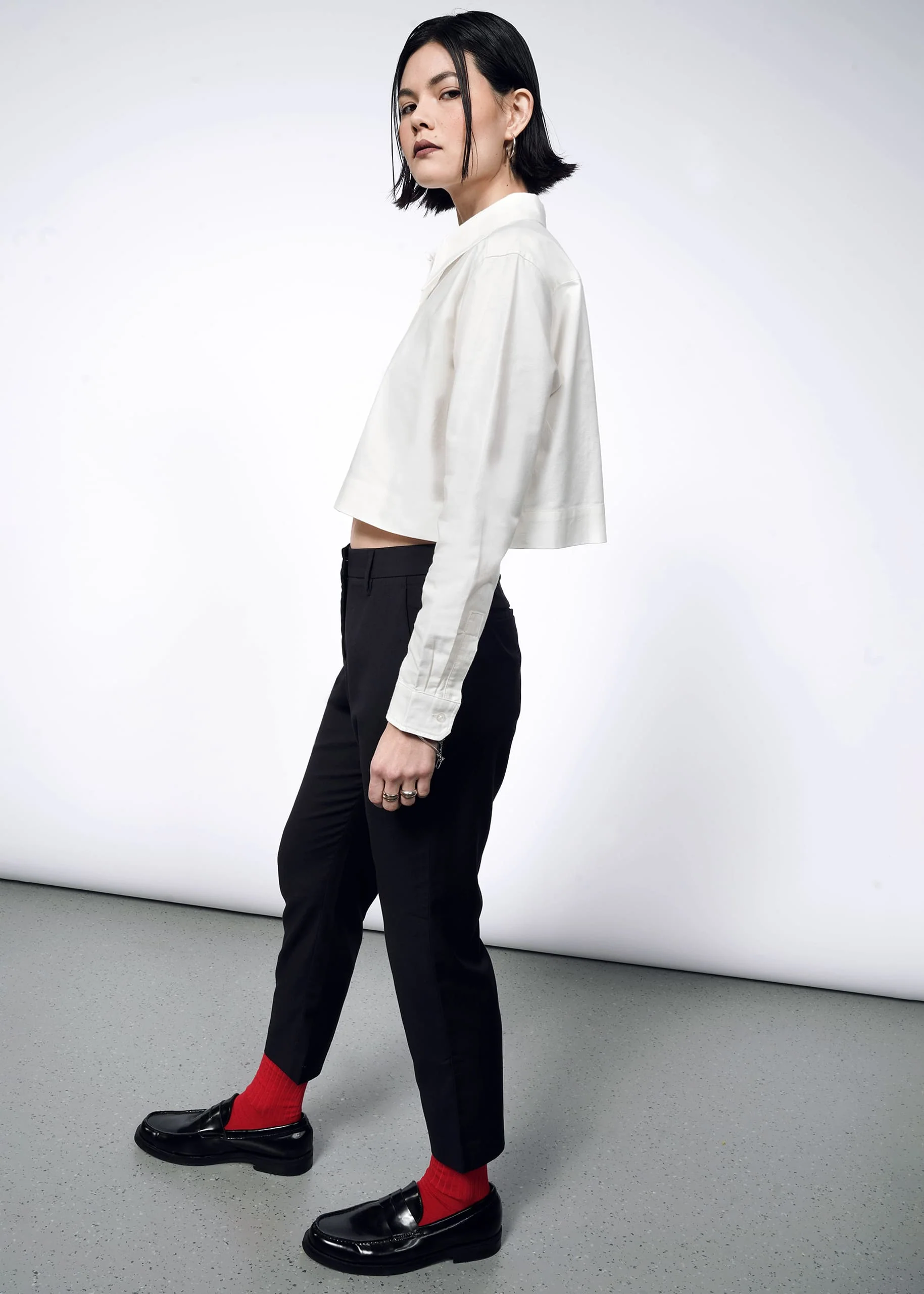 The Essential Long Sleeve Cropped Oxford Button Up - Image 4