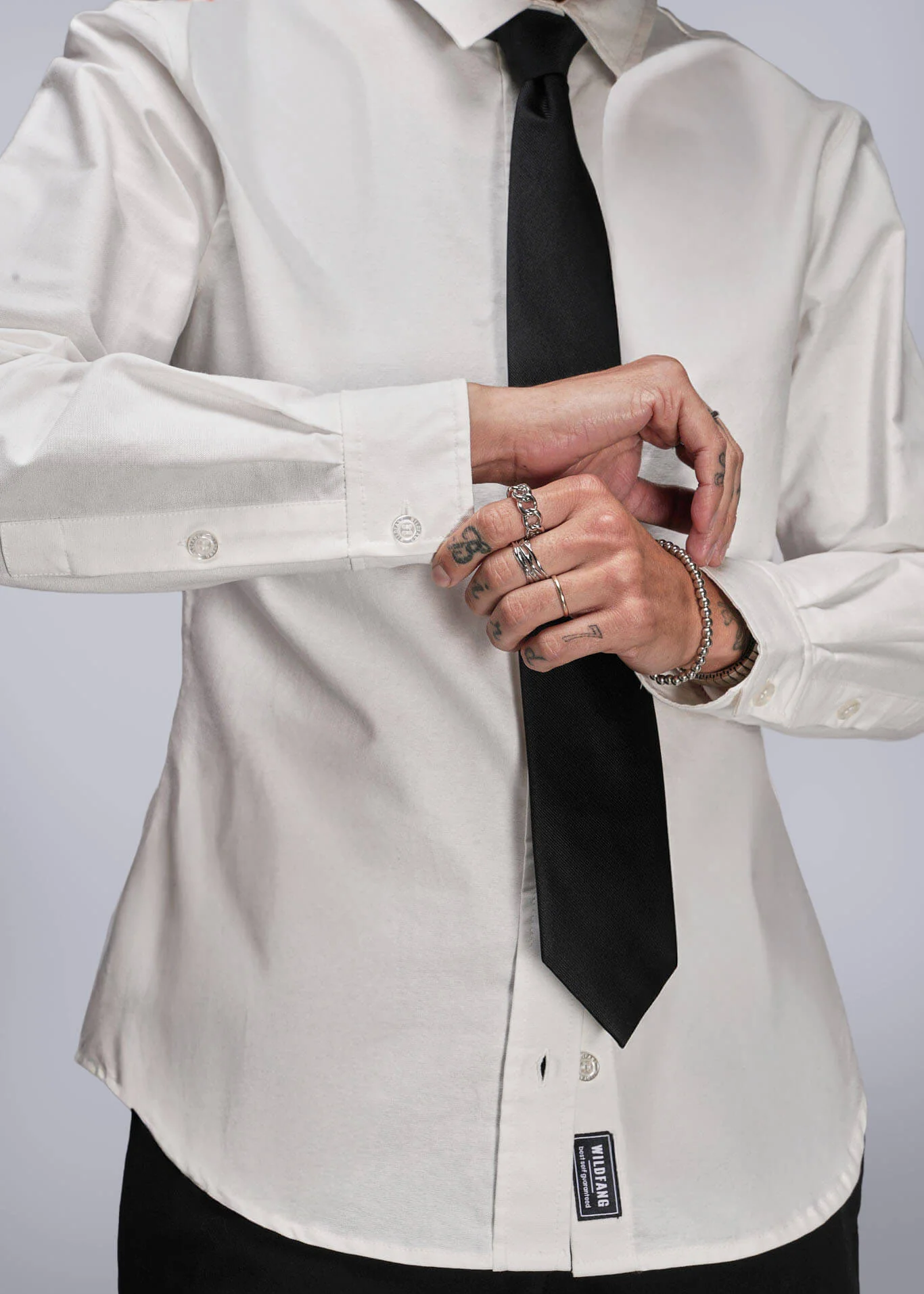 The Essential Long Sleeve Oxford Button Up - Image 3