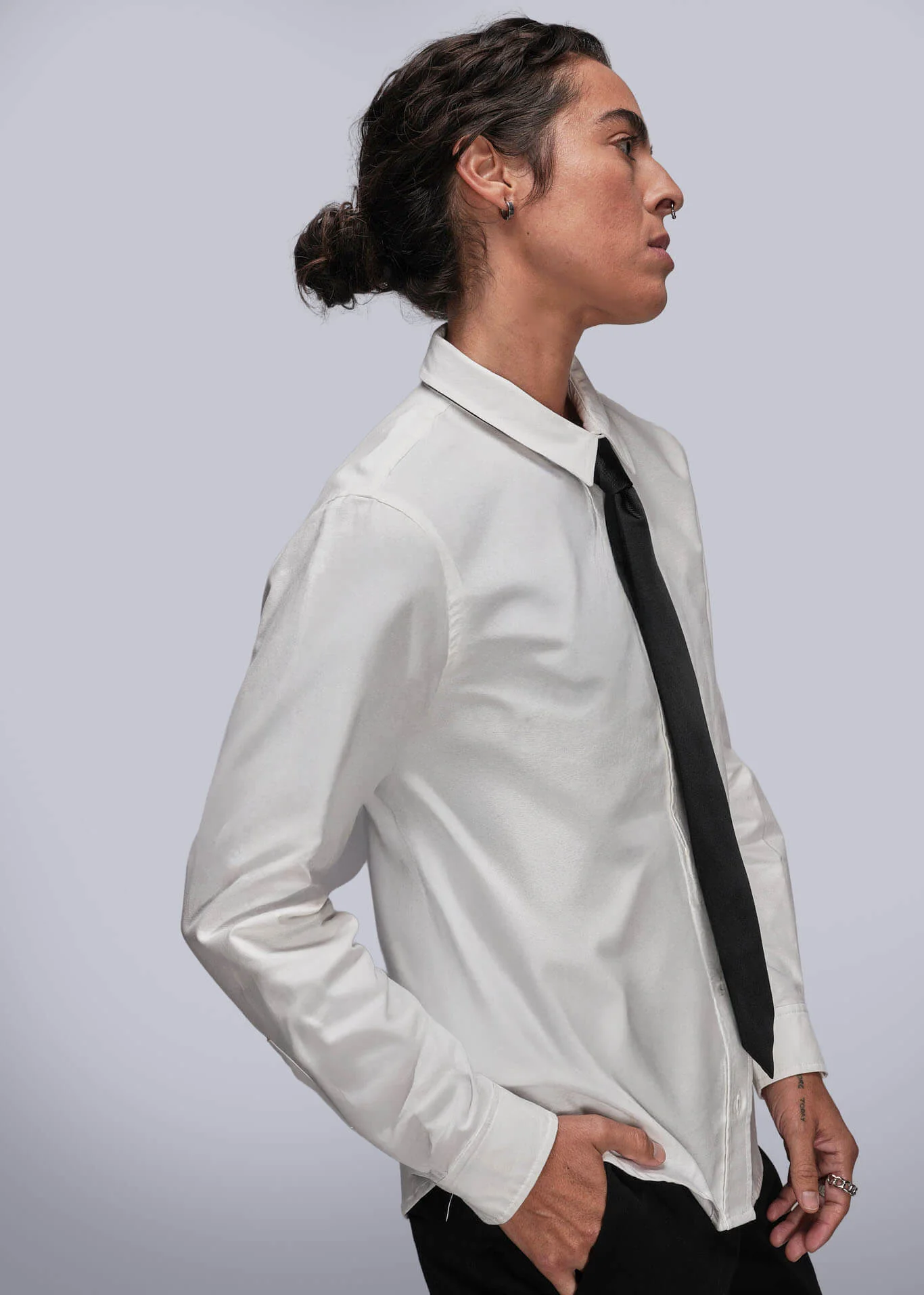 The Essential Long Sleeve Oxford Button Up - Image 5