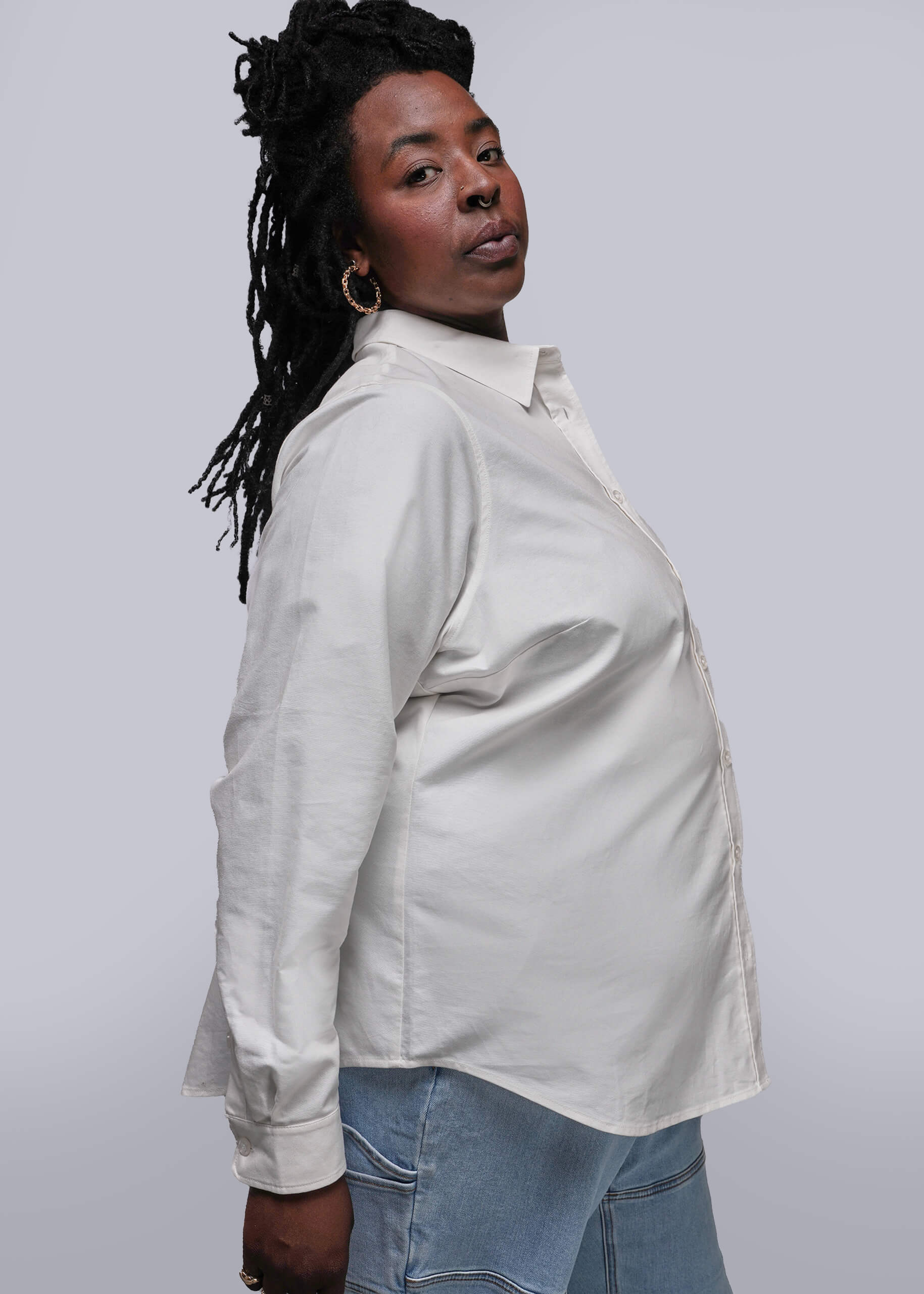 The Essential Long Sleeve Oxford Button Up - Image 9