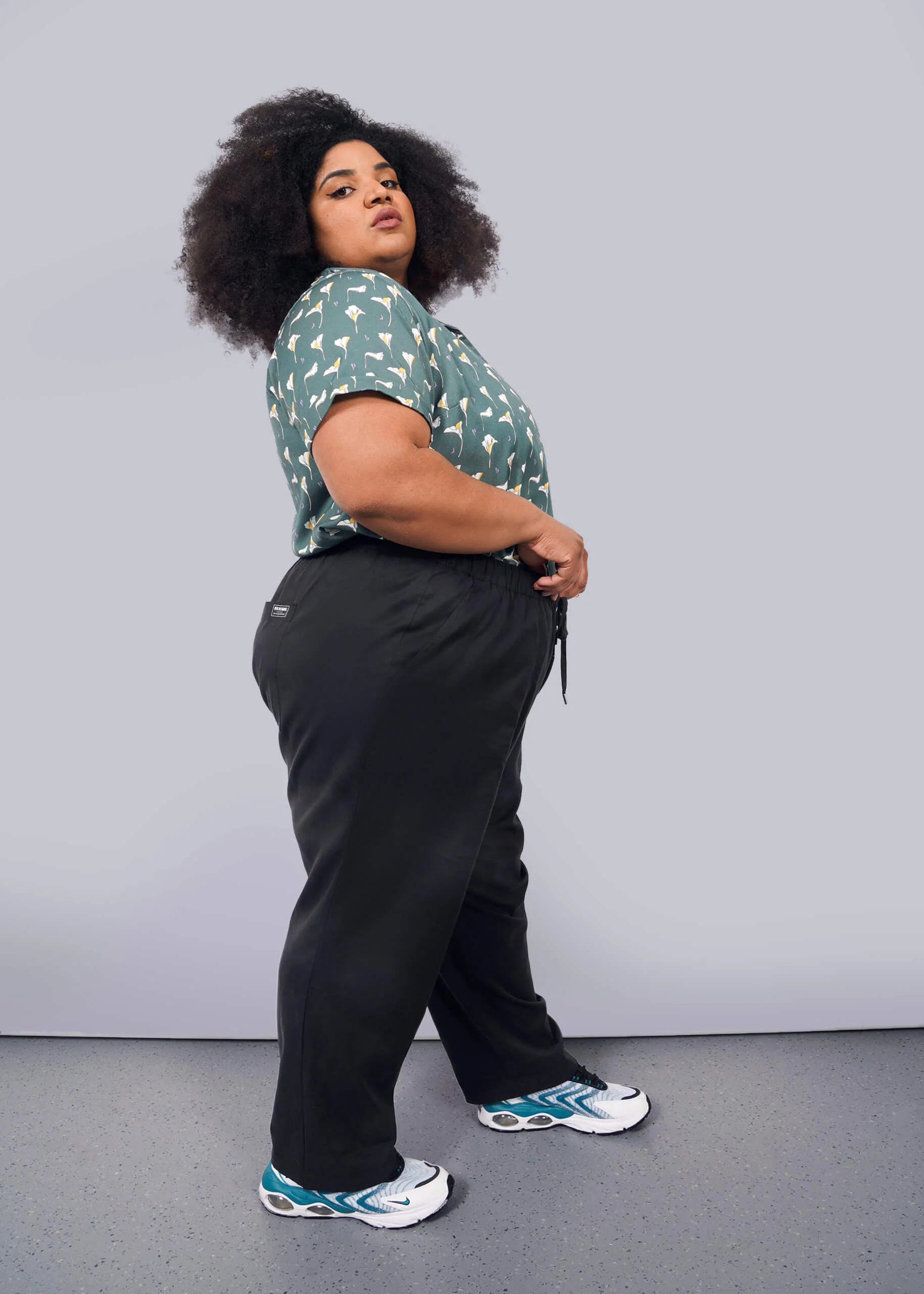 The Everyday Drawstring Pant - Image 7